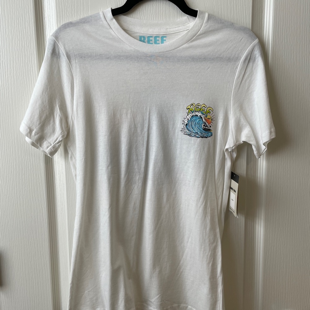NWT men’s Reef woven SS graphic tee size small